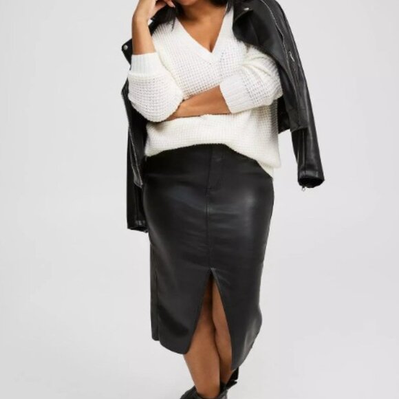 torrid brand Midi Faux Leather Front Slit Skirt NWT Black Size 22 - Picture 1 of 6